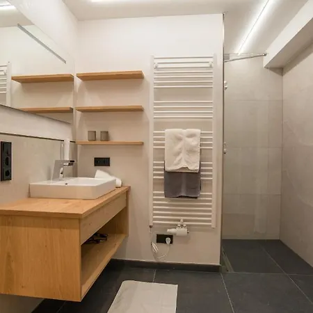 بنسيون أبارتيمنتس ألبنبليك * ماريا ألم ام شتاينر