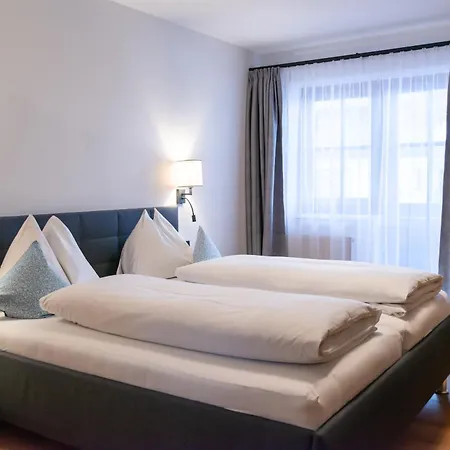 ペンション アルペンブリック アパート