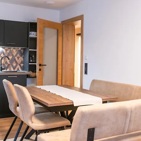 ペンション アルペンブリック *