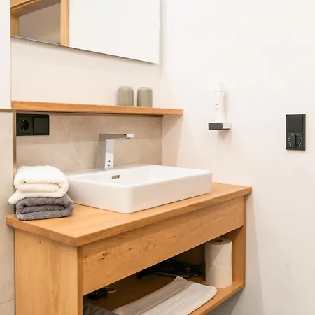 ペンション アルペンブリック アパート *