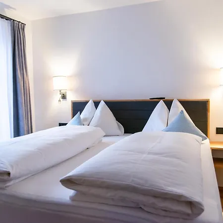 ペンション アルペンブリック * マリア・アルム・アム・シュタイナーネン・メアー