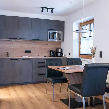 ペンション アルペンブリック アパート マリア・アルム・アム・シュタイナーネン・メアー