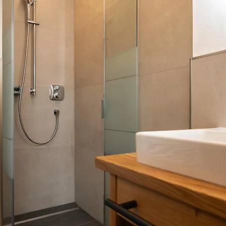 ペンション アルペンブリック アパート *