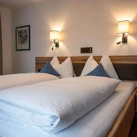 ペンション アルペンブリック アパート マリア・アルム・アム・シュタイナーネン・メアー