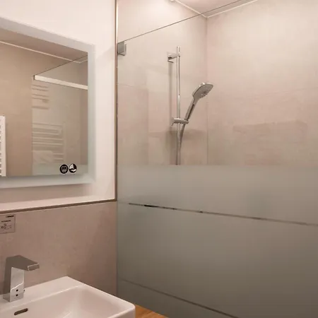 ペンション アルペンブリック *