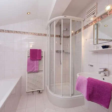 شقة بنسيون أبارتيمنتس ألبنبليك